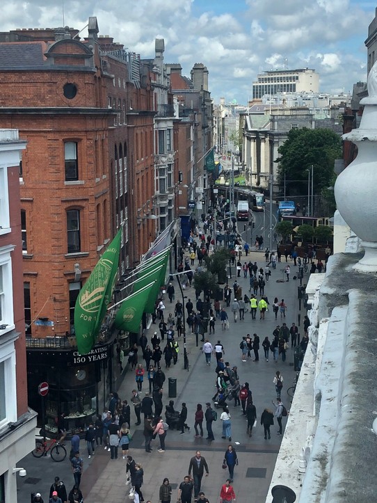 Irland - Dublin - Blick von einem Dachterrassencafé (hier einen kleinen Imbiß genommen. War richtig gemütlich)