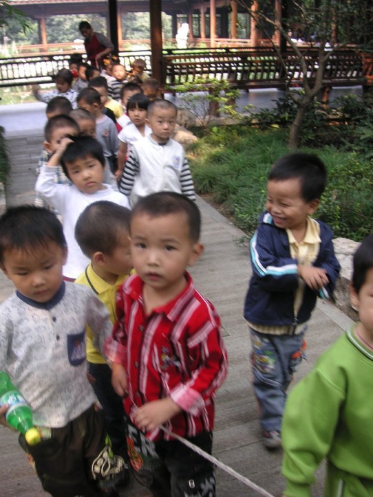 China - Hangzhou - Schulkinder
