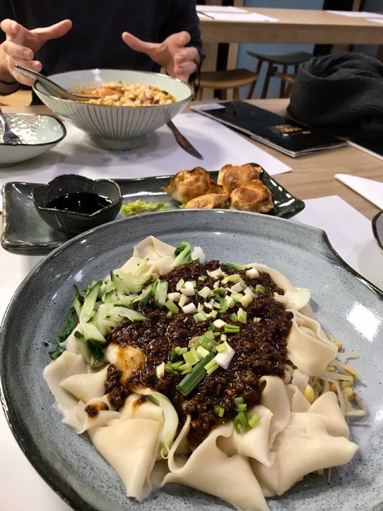 Ungarn - Budapest - Chinese Food | Oktogon | Heating up again