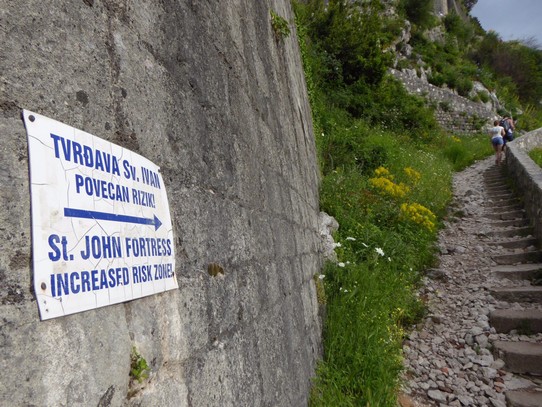 Montenegro - Kotor - Naja - so gefährlich war es jetzt nicht... es war aber auch trocken 