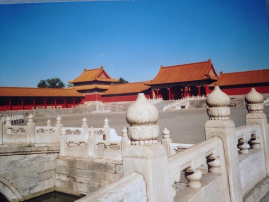 China - Peking - Die Ausmaße des Palastes sind monumental. Einst lebten darin 30000 Menschen isoliert von der Welt