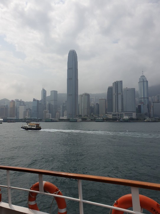 Hongkong - unbekannt - Hongkong Island vom Boot aus
