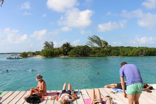 Belize - Caye Caulker - Eine der wenigen Bademöglichkeiten auf der Insel...