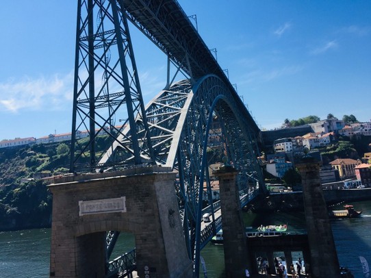 Portugal - Porto - Tolle Brücke über den Douro von Eifel erbaut