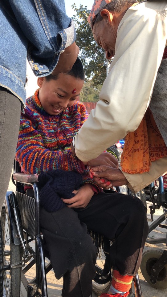 Nepal - Kathmandu - Tikka und Glücksarmband für Laxmi