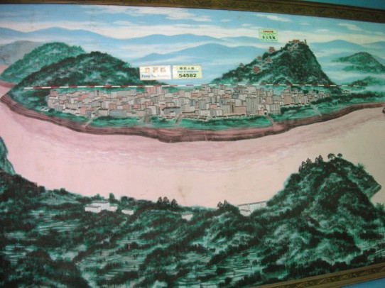 China - Chongqing - Heimatmuseum, Demo  Staudammprojekt  Yangtze (6380 km) längster Fluß Asiens)