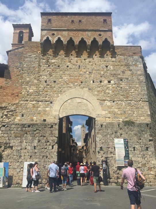 Italy - San Gimignano - L'entrée du village