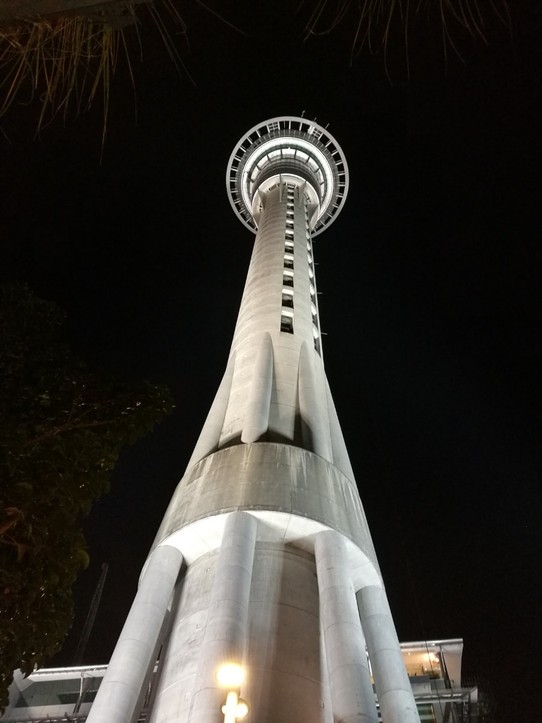 Neuseeland - Auckland - Skytower bei Nacht 