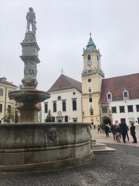 Slowakei - Pressburg - Old Town Hall | Roland Brunnen