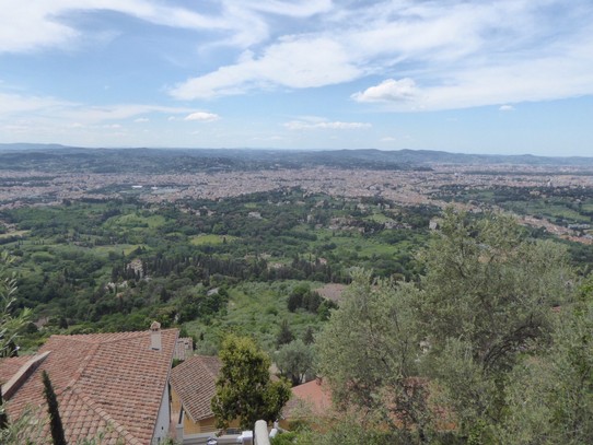 Italien - Fiesole - Der Blick vom Panoramaweg in Fiesole auf Florenz