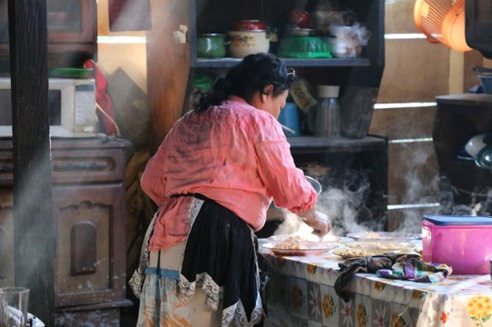 Guatemala - El Zotz - Da hat die Eierspeis mit Tortillas und Bohnenpürree (Frijoles) schon geduftet 