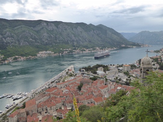 Montenegro - Kotor - Ein toller Ausblick auf die Altstadt vom Weg zur Festung 