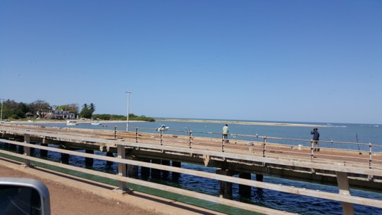 Gambia - Banjul - Banjul ist wenn man es genau nimmt eigentlich eine Insel welche mit dieser einzigen Brücke verbunden ist.