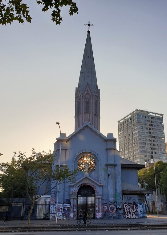 Chile - Santiago - Church near the hostel