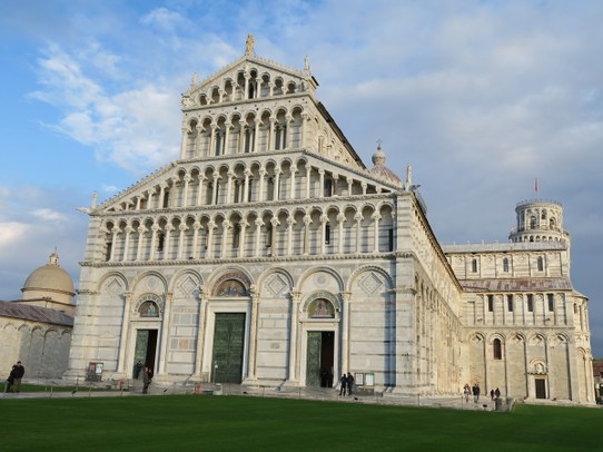 Italy - Pisa - Cathédrale de Pise, en marbre clair et fonce
