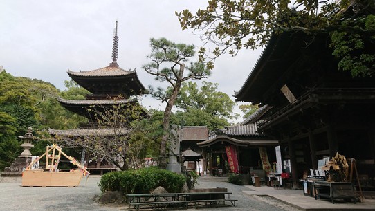 Japan - Matsuyama - Tempel Nummer 51, eine große Anlage im Zentrum der Stadt. 