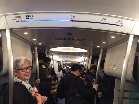 Hongkong -  - Koffer angekommen, Zoll kein Problem und ab mit dem Airport Express Richtung Innenstadt