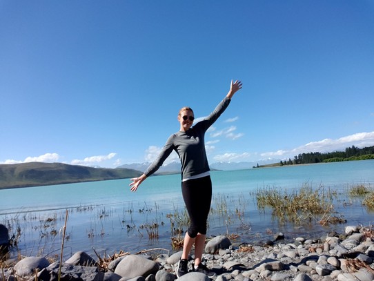 Neuseeland - Lake Tekapo - Happy Toni am See😃
