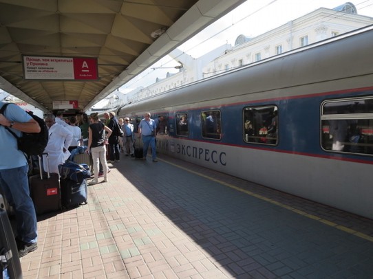 Russland - Sankt Petersburg - Siemens Highspeedzug von Moskau nach S.Petersburg
