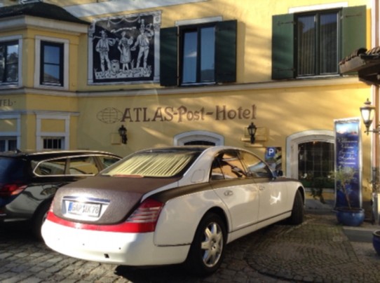 Deutschland - Garmisch-Partenkirchen - Atlas Posthotel mit Gast. Meybach, Patchwork  mit braunem Leder!