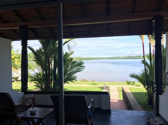 Sri Lanka -  - Ausblick vom Zimmer im Kalla Bongo Lake Resort