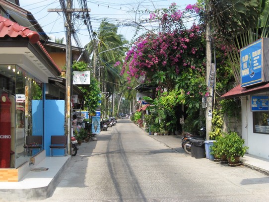 Thailand - Bo Phut - Die Hauptstrasse von Bo Phut