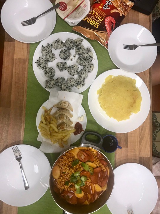 Ungarn - Budapest VII. kerület - Korean Food | Shared flat moments | delicious 