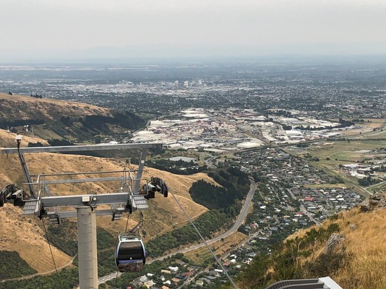 Neuseeland - Lyttelton - Aussicht von oben in Richtung Christchurch (City ganz hinten)...