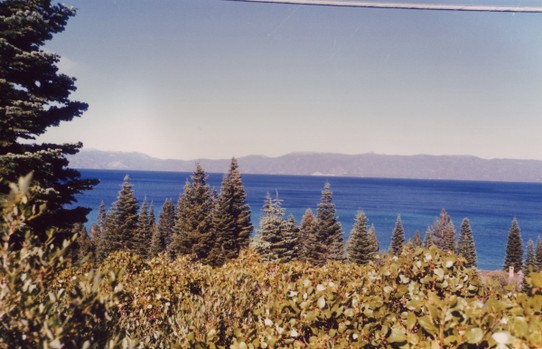United States - Lake Tahoe - Der glasklare Bergsee ist von atemberaubender Schönheit