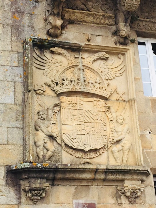 Spanien - Santiago de Compostela - Wappen des Königs