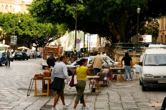 Italien - Palermo - Flohmarkt am Piazza gleich nebenan
