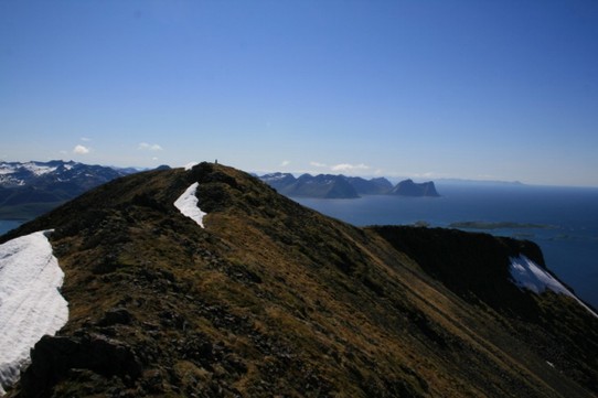 Norway - Husfjellet - Mein Gipfel - der kleine Punkt bin ich!
