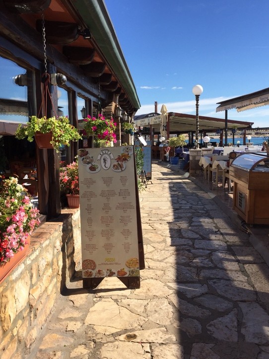Kroatien - Umag - Restaurants an der Promenade Umag