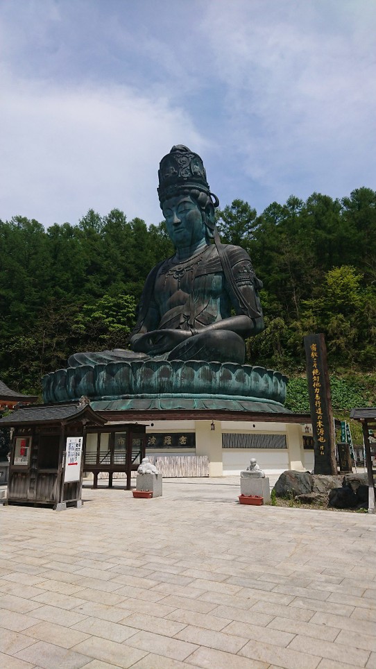 Japan - Aomori - Der große Showa Buddha ist mt 21m die größte sitzende Bronzestatue in Japan.