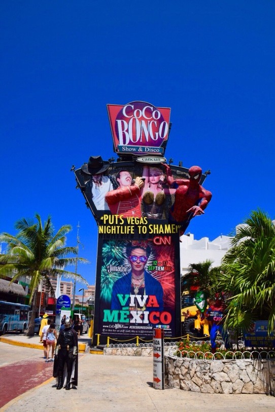 Mexiko - Cancún - Ob das mit der Disco zum Mittag wohl schon gut geht?