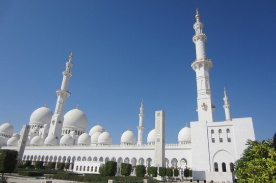 Oman - Abu Dhabi - 1.Moschee, in der auch  nichtmuslimische Besucher Zutritt 
 haben