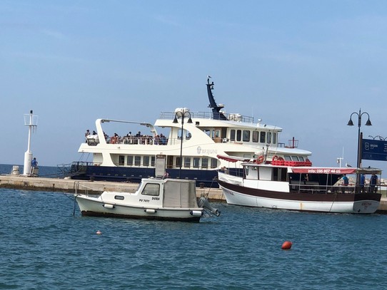 Kroatien - Fažana - Fährschiff nach Brunjun