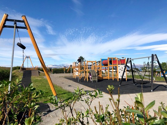 Island - Súðavík - Und der Blick zur anderen Seite, auf den Spielplatz... Wo sind die Kiddies hin?! Na. Später mal nach schauen...😁