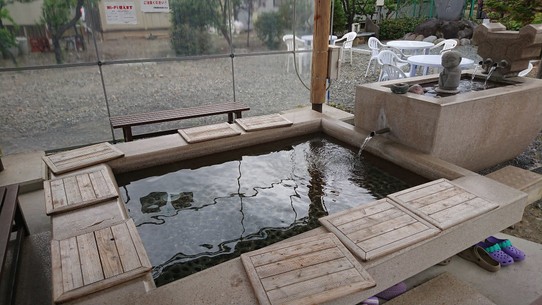 Japan - Fujiyoshida - Heißes Bad für geschundene Füße