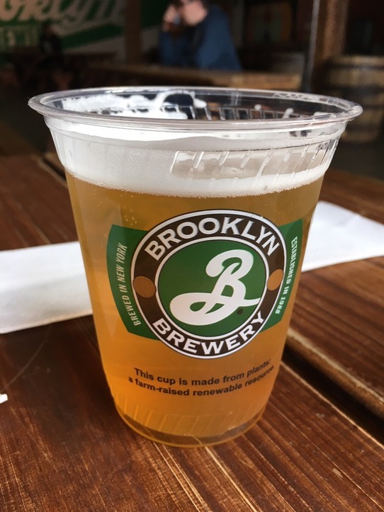 United States - New York - Brooklyn Brewery - gibt wohl nichts besseres als ein gutes Bier am Samstag morgen 