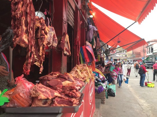 Bolivia - Santa Cruz de la Sierra - Ufem Markt... wie in Indonesie