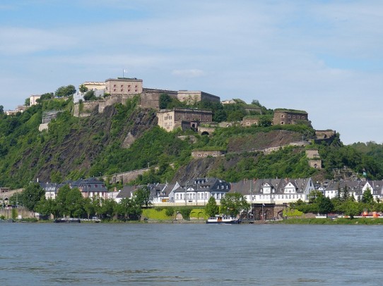 Deutschland - Koblenz - Burg auf der Anhöhe