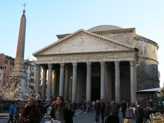Italy - Rome - Le pantheon, mausolee d'Hadrien