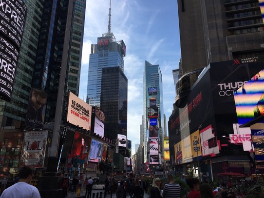United States - New York - Man ist hier nie wirklich alleine - mitten im Time Square