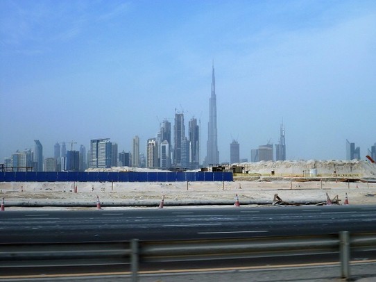 Vereinigte Arabische Emirate -  - Die Skyline ist nach dem Sandsturm wieder gut sichtbar 