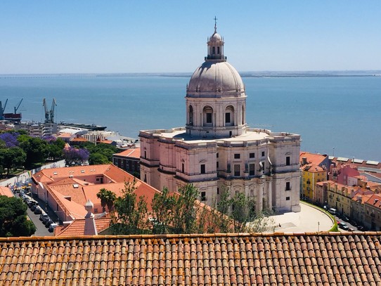 Portugal - Lisboa - Blick von São Voncente auf die Kirche Panteao 