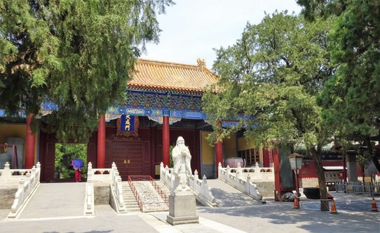 China - Beijing - The Confucius Temple (with the man himself)