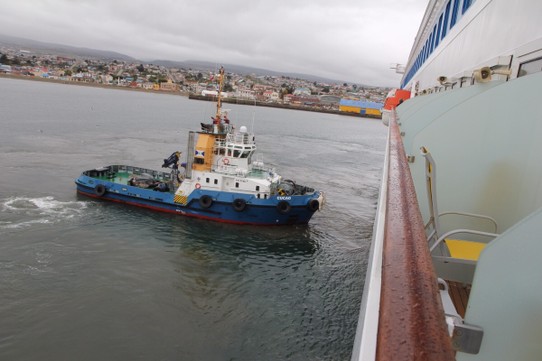 Chile - Punta Arenas - Mit Hilfe in den Hafen von Punta Arenas - Chile