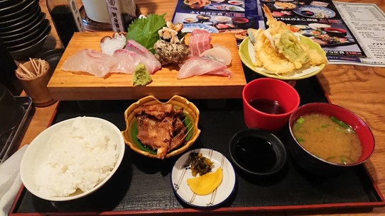 Japan - Ube - Auch bei unserem Mittags-Menü war unbeabsichtigt Kugelfisch dabei!