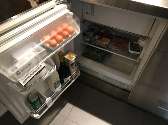Australien - Cremorne Point - Gut gefüllter Kühlschrank 